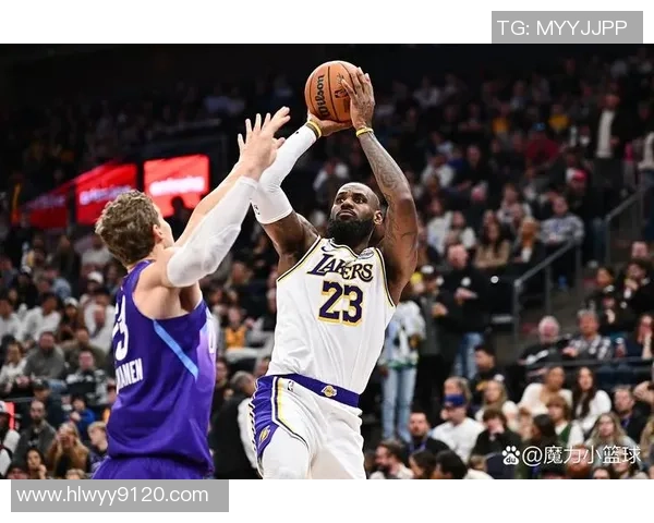 足球巨星们纷纷送上祝福庆祝詹姆斯职业生涯新里程碑的精彩瞬间